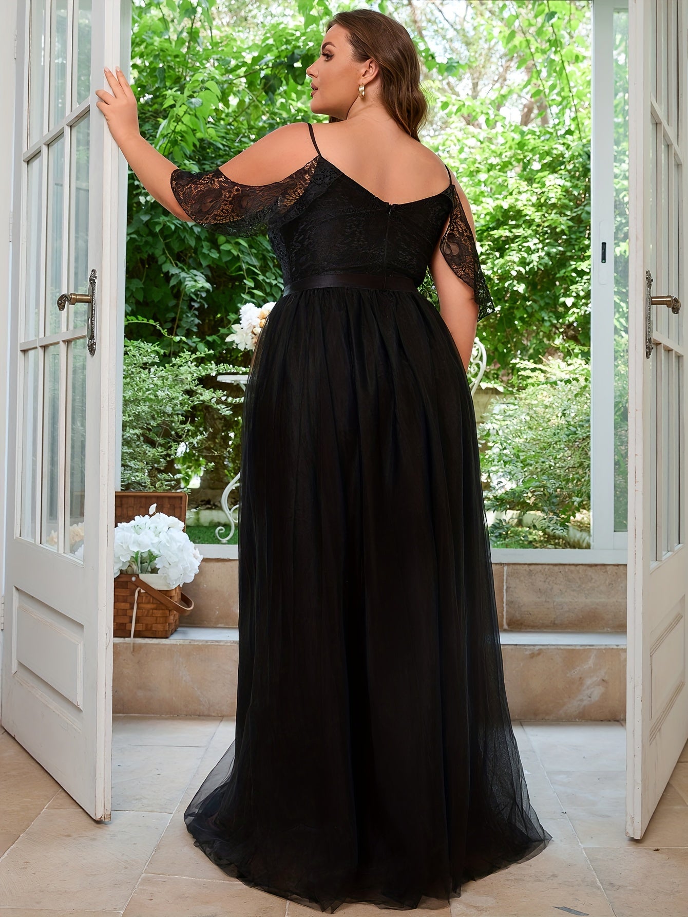 Plus Size Solid Cold Shoulder Wedding Dress, Elegant Lace Stitching Short Sleeve Party Dress, Women's Plus Size Clothing Wedding/Occasion/Engagement/Ceremony/Evening dress