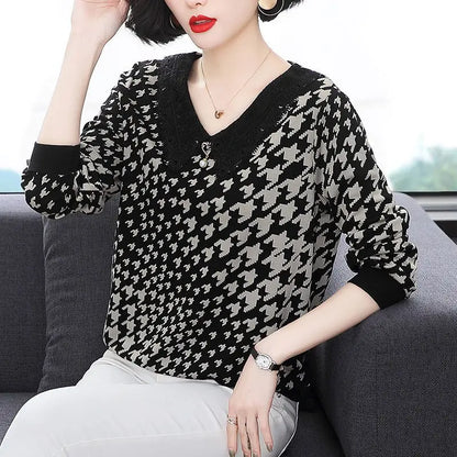 Spring Autumn Tops for Women with Elegant and Stylish Base Layer