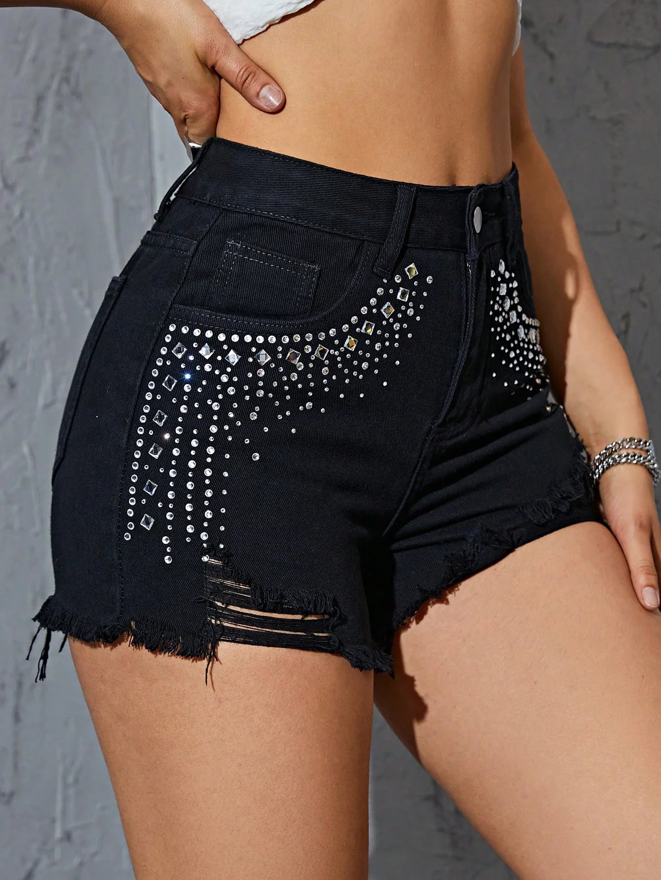 Women Ripped Frayed Hem Straight-Leg Jeans Shorts Summer Non-Stretch Button Zipper Pockets Fashion Beaded Denim Mini Shorts