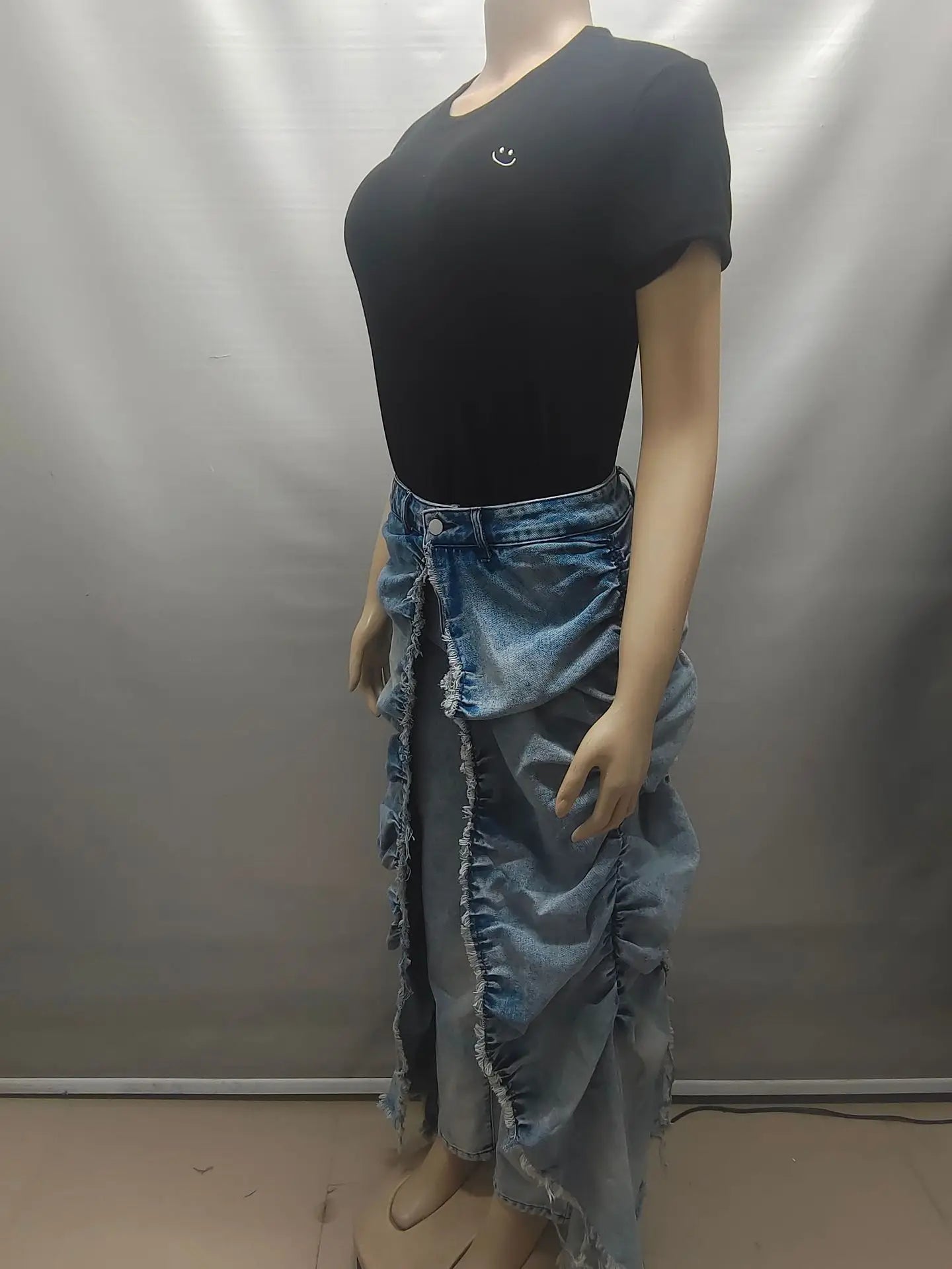 WTHT New Trendy Women Wrinkled Burr Edge Design Straight Jeans 2025 Winter Fashion High Waist Casual Denim Pants Female 1LS2770