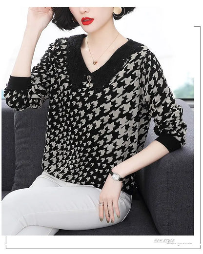 Spring Autumn Tops for Women with Elegant and Stylish Base Layer