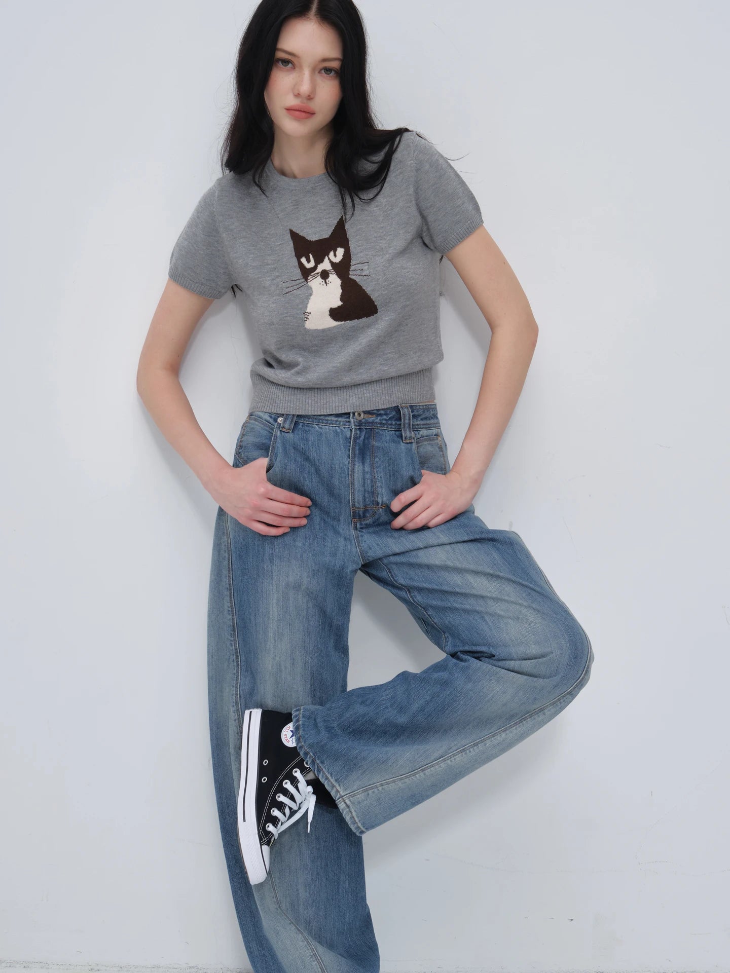 Vintage American-Style Washed Jeans for Women, Mid-Low Waist Design, Loose Wide-Leg, Height-Enhancing, Washed Blue Jeans, Paris Buckle Adjustable Three-Dimensional Arc-Shaped Knife-Cut Trousers