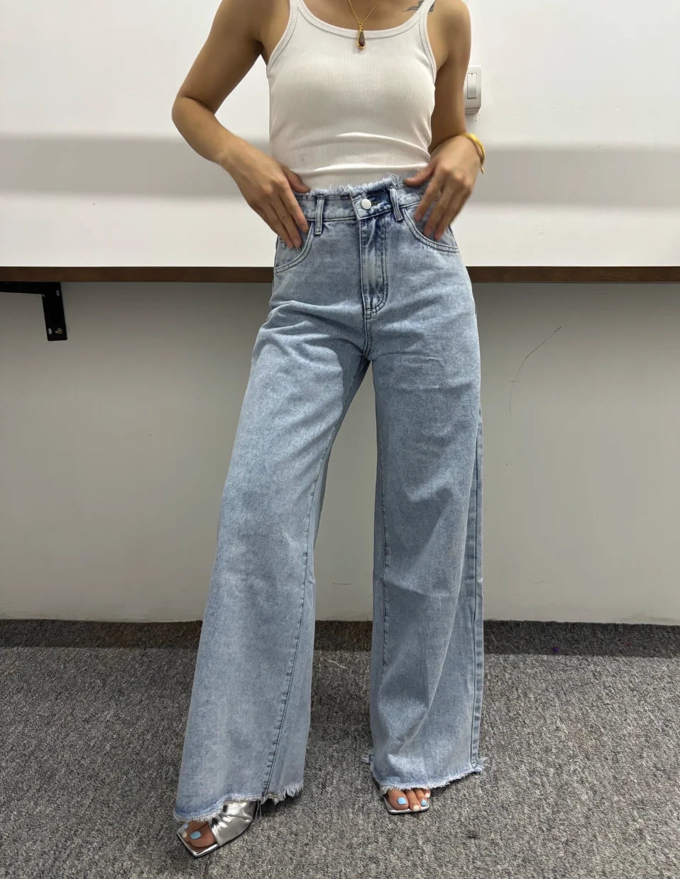 Women's Designer Raw Hem High Waisted Wide Leg Jeans 2025 New Slimming Floor-Length Casual Trousers Loose Fit Trendy