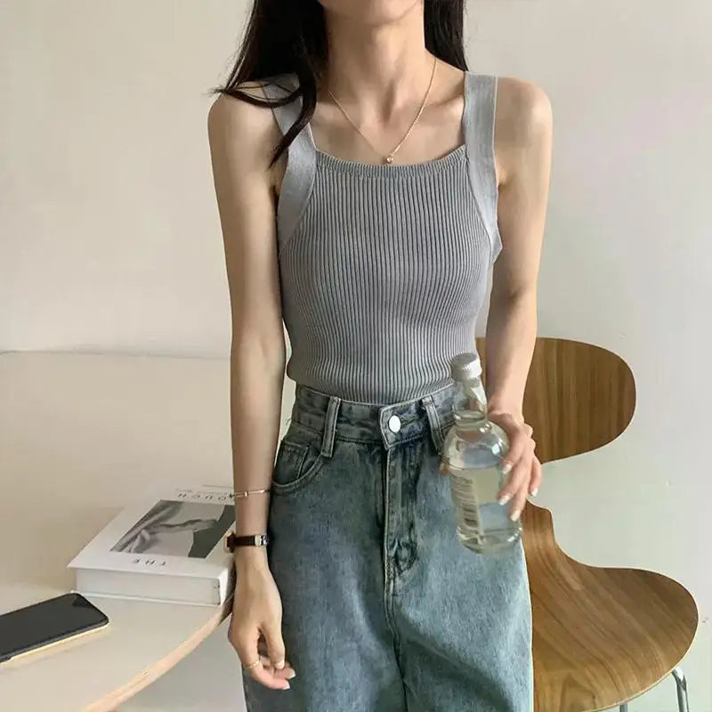 2025 Spring Women Crop Tops Strapy Casual Camis Sleeveless Tank Tops Cute Casual Tops Plain Camis Square Tops for Women Korean