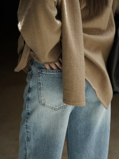 Retro polished white washed denim jeans with a natural feel, neat straight leg casual pants for women