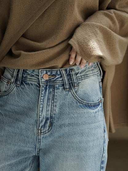 Retro polished white washed denim jeans with a natural feel, neat straight leg casual pants for women