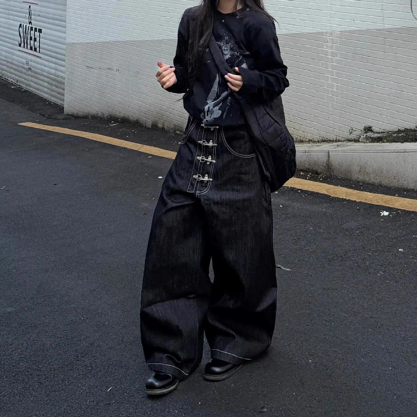 Women’s Multi-button Design Curved Wide-leg Jeans High Waist Straight Baggy Denim Pants Female Vintage Street Style Trouser