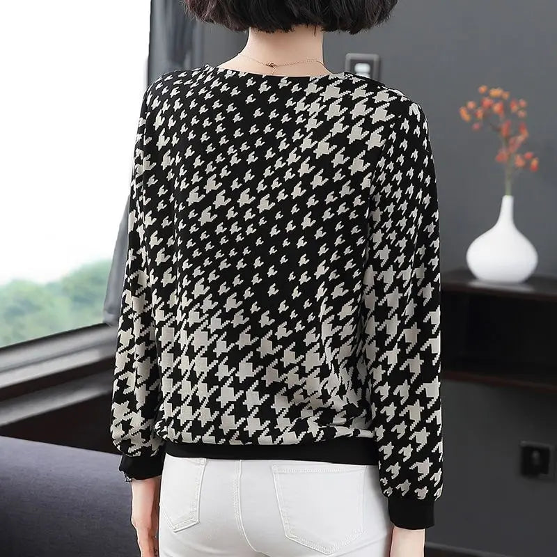 Spring Autumn Tops for Women with Elegant and Stylish Base Layer