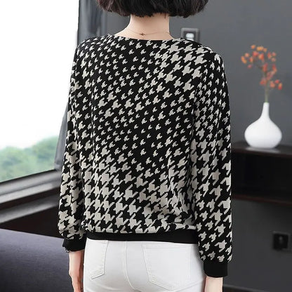 Spring Autumn Tops for Women with Elegant and Stylish Base Layer