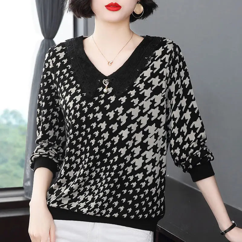 Spring Autumn Tops for Women with Elegant and Stylish Base Layer