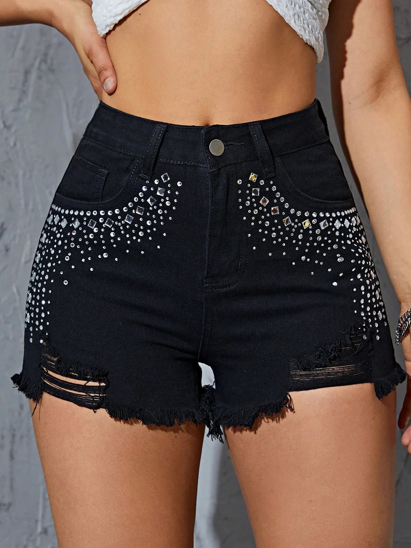 Women Ripped Frayed Hem Straight-Leg Jeans Shorts Summer Non-Stretch Button Zipper Pockets Fashion Beaded Denim Mini Shorts