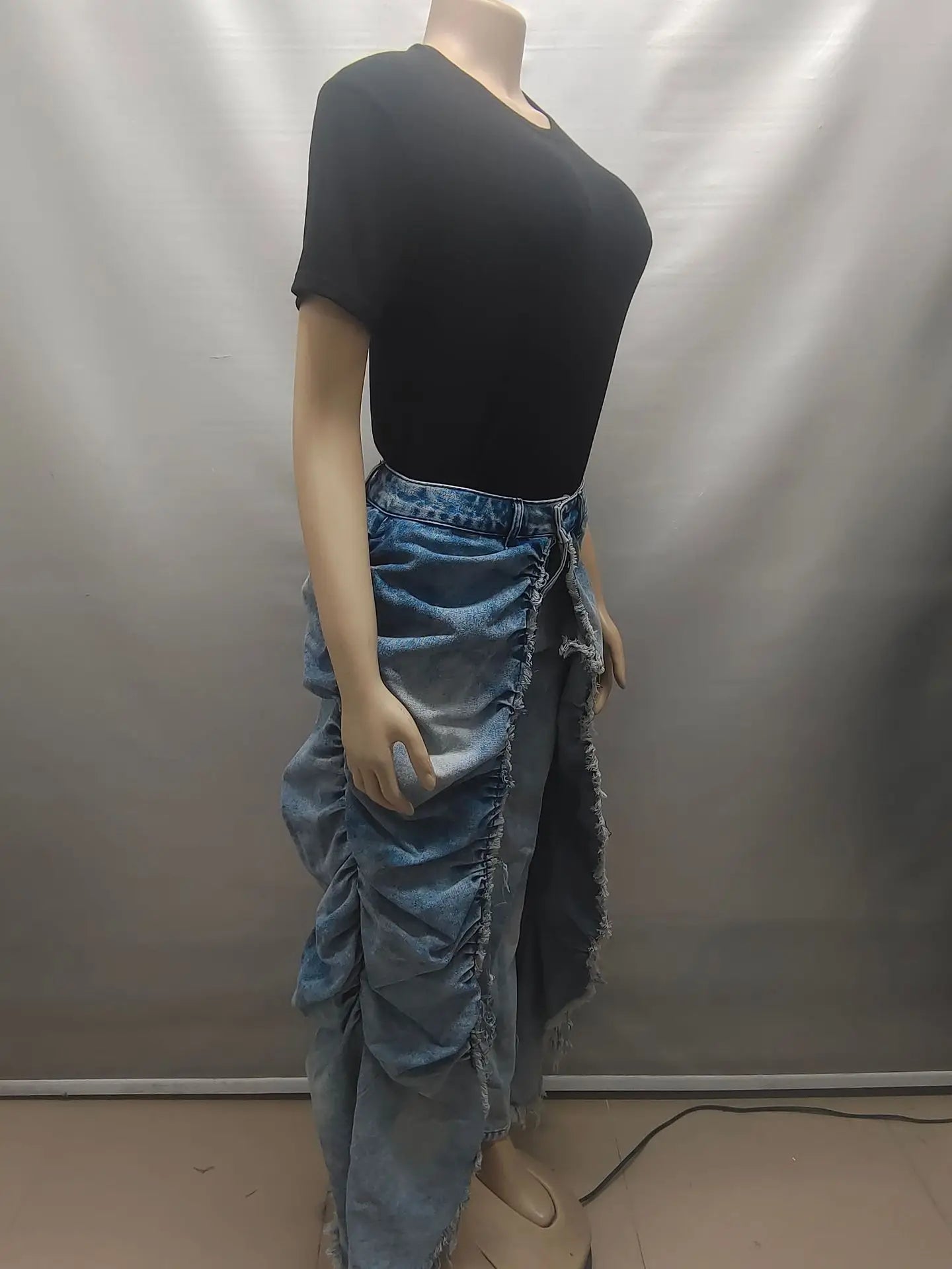 WTHT New Trendy Women Wrinkled Burr Edge Design Straight Jeans 2025 Winter Fashion High Waist Casual Denim Pants Female 1LS2770