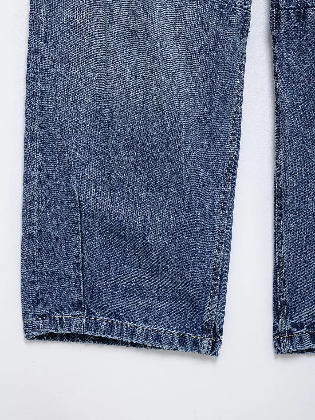 RARA Women's Straight Cut Jeans with Traditional Five Pocket Design Button Fly and Stitched Detailing for Casual Outfits