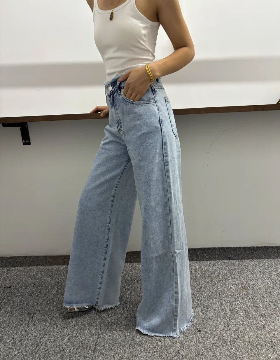Women's Designer Raw Hem High Waisted Wide Leg Jeans 2025 New Slimming Floor-Length Casual Trousers Loose Fit Trendy