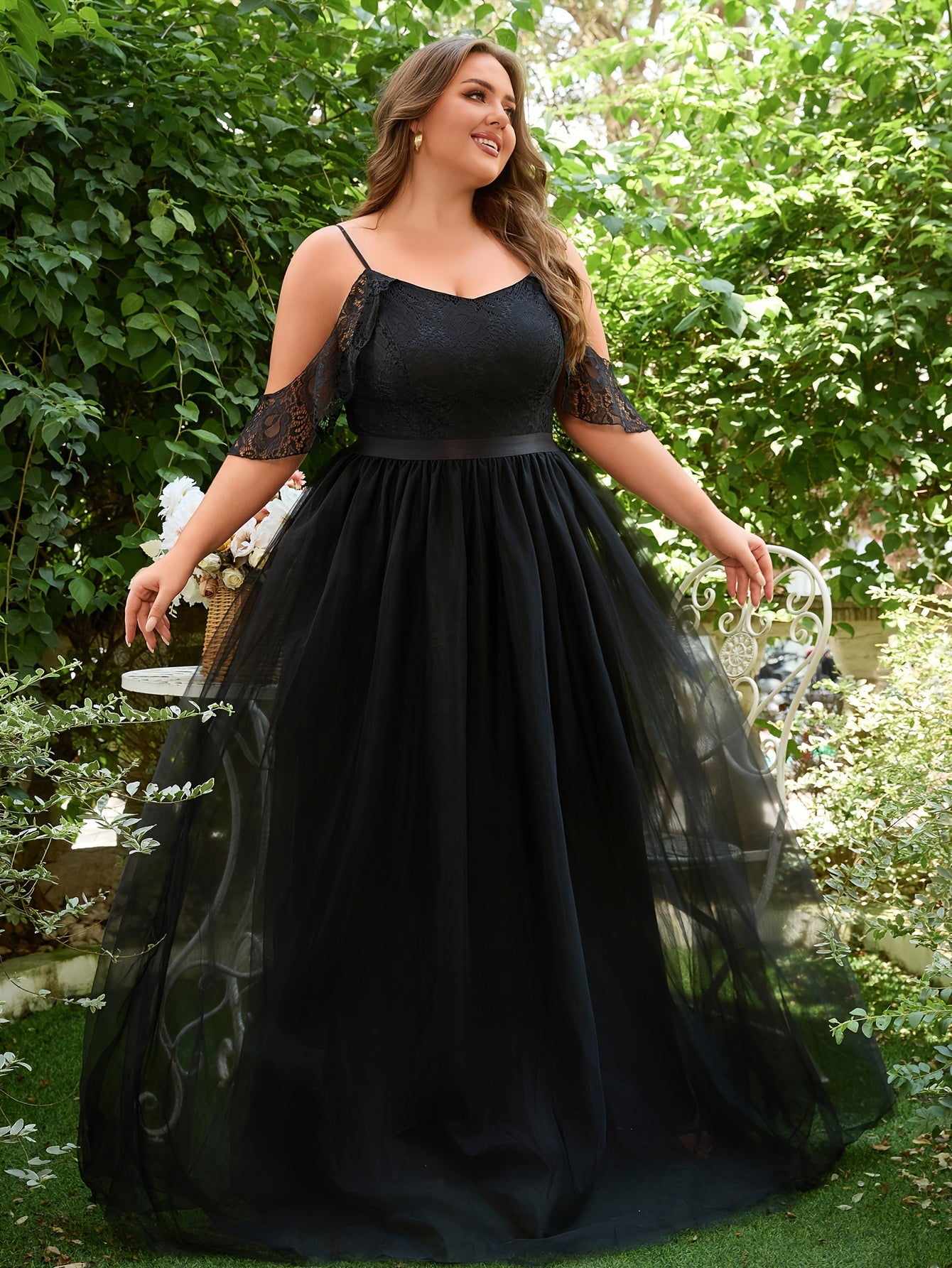 Plus Size Solid Cold Shoulder Wedding Dress, Elegant Lace Stitching Short Sleeve Party Dress, Women's Plus Size Clothing Wedding/Occasion/Engagement/Ceremony/Evening dress