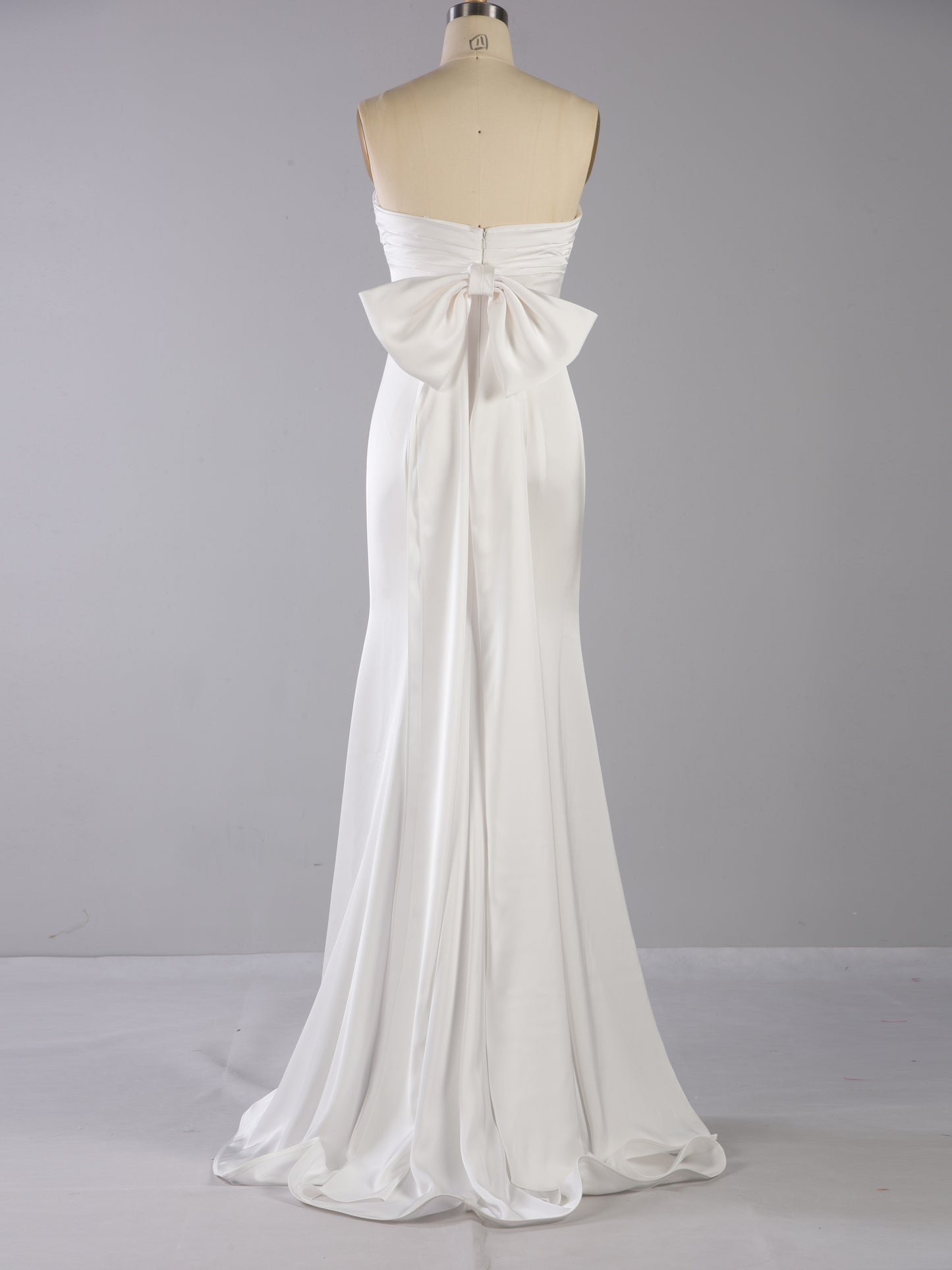 Plicated Detail Bow Back Tube Dress - Elegant Sweep Train Sleeveless Strapless Waist Draped Design -  Wedding Dress - For Women - Perfect for Weddings & Special Occasions - Ideal Gift for Brides
